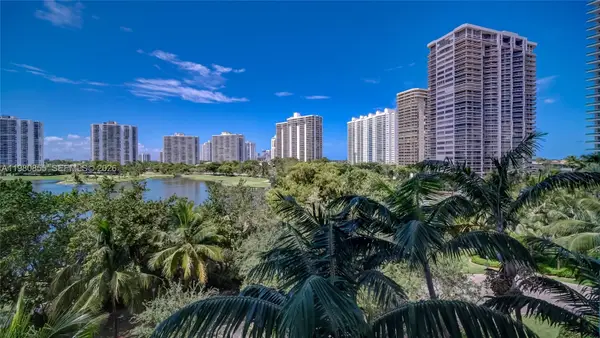 20000 E Country Club Dr #512, Aventura, FL 33180