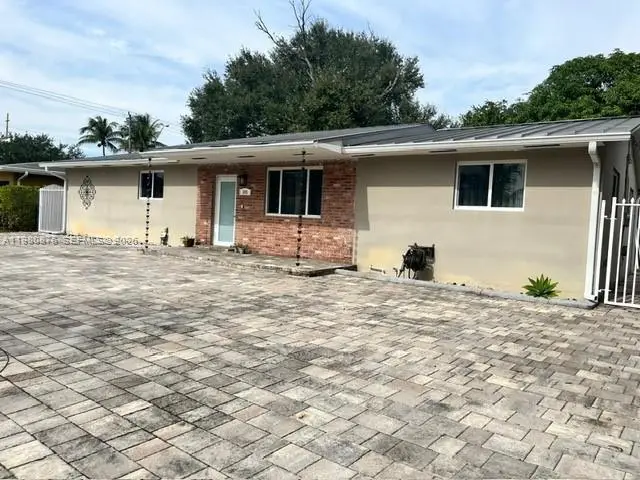 685 W 77th St, Hialeah, FL 33014 - #2