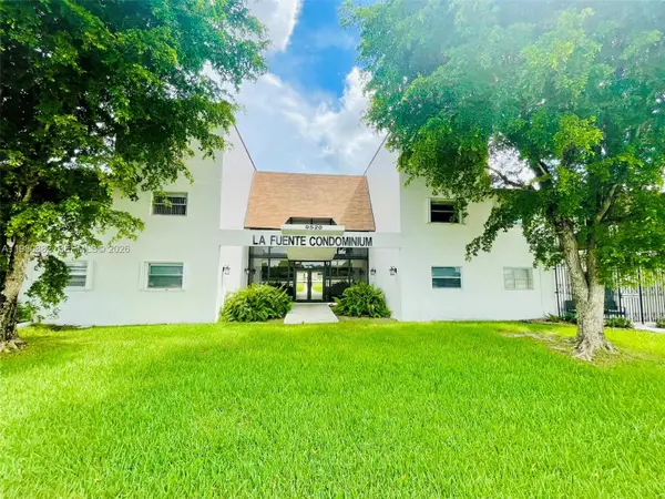 9520 SW 8th St #123, Miami, FL 33174