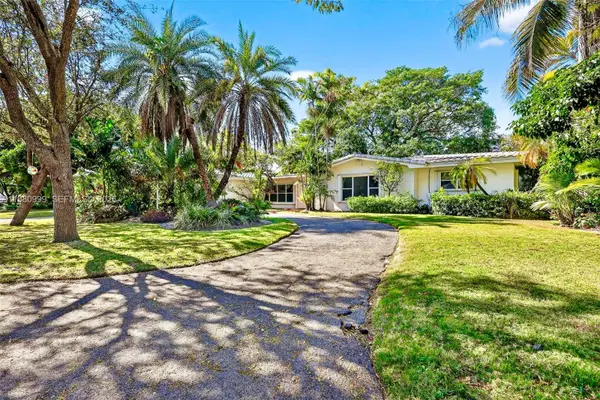 11890 SW 72nd Pl, Pinecrest, FL 33156