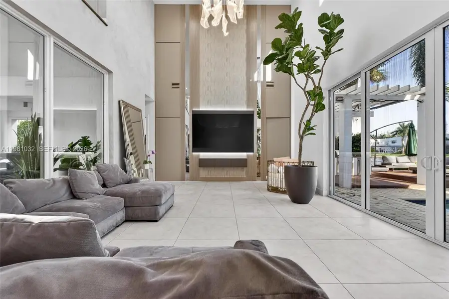 10292 NW 75th Ter, Doral, FL 33178 - #2