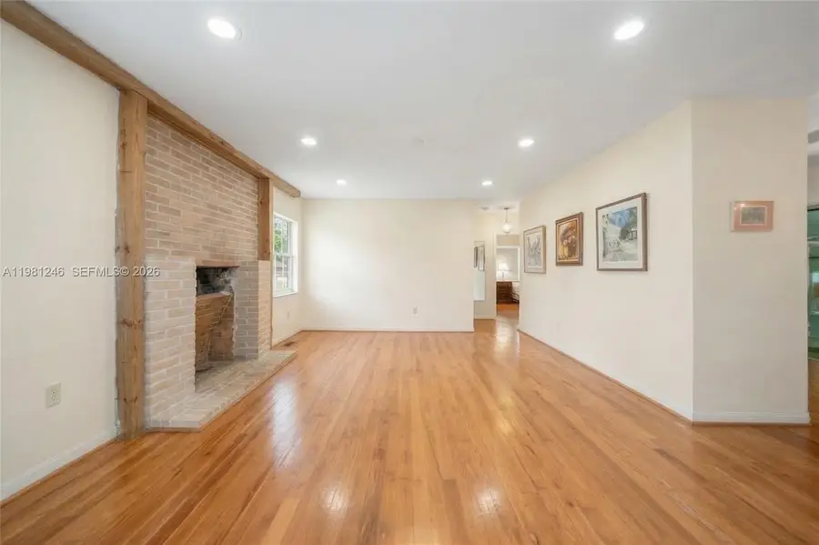 512 Mendoza Ave, Coral Gables, FL 33134 - #3