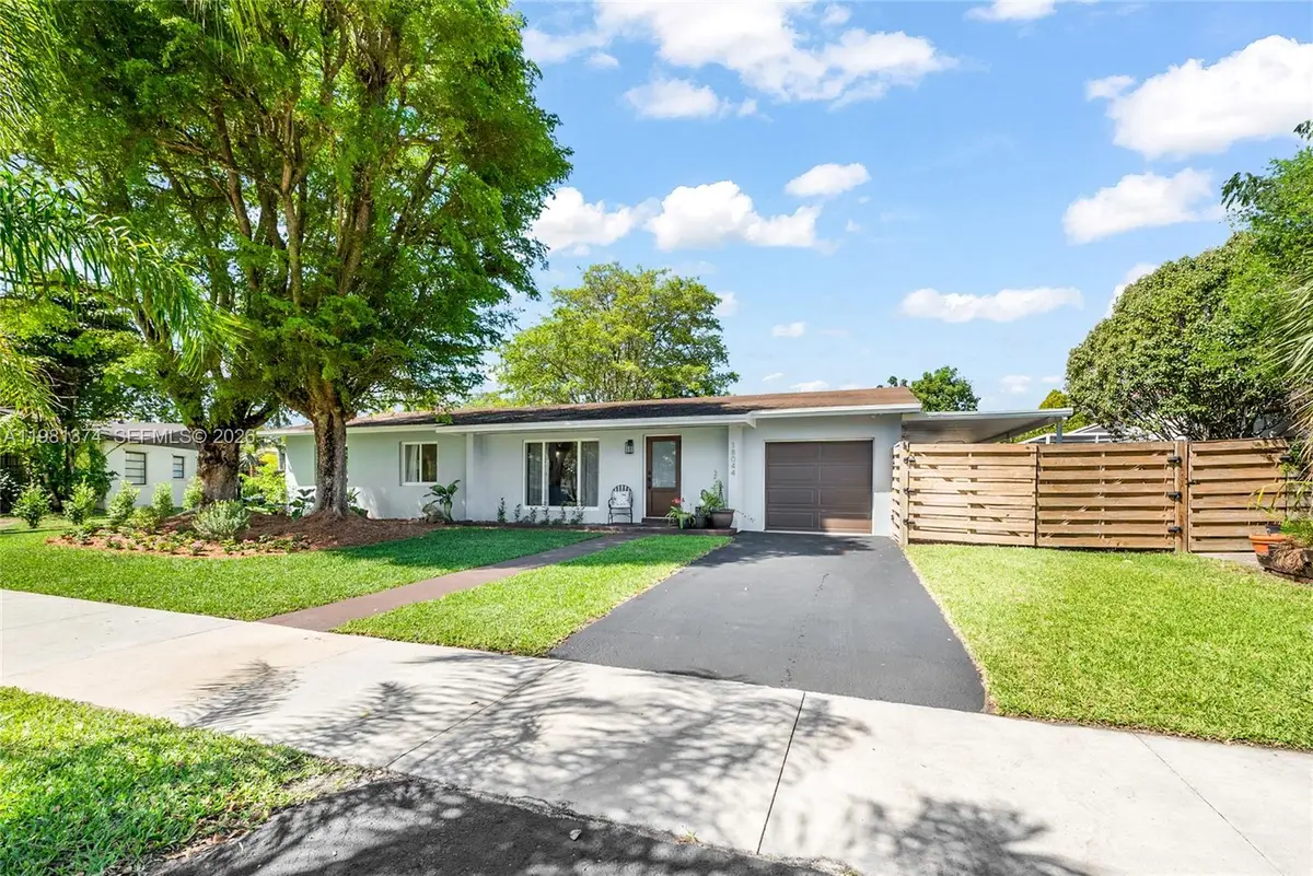 18044 SW 89th Pl, Palmetto Bay, FL 33157 - #1