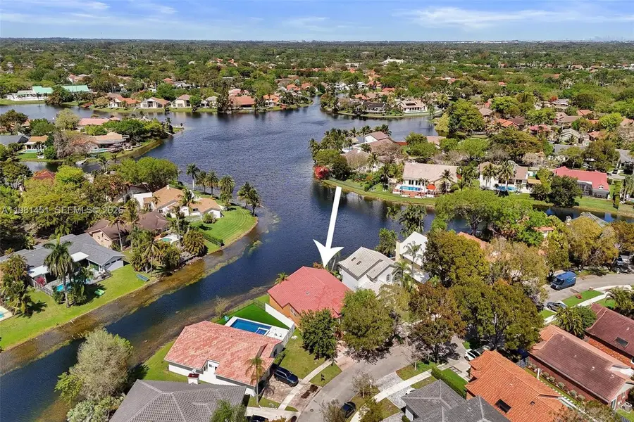 11585 N Quayside Dr, Cooper City, FL 33026 - #2