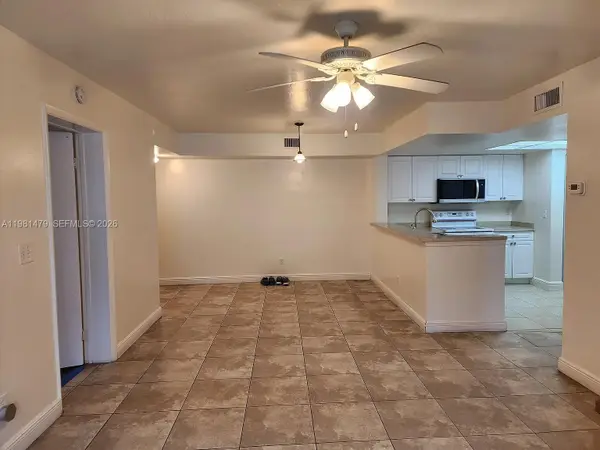 9022 W Atlantic Blvd #223, Coral Springs, FL 33071