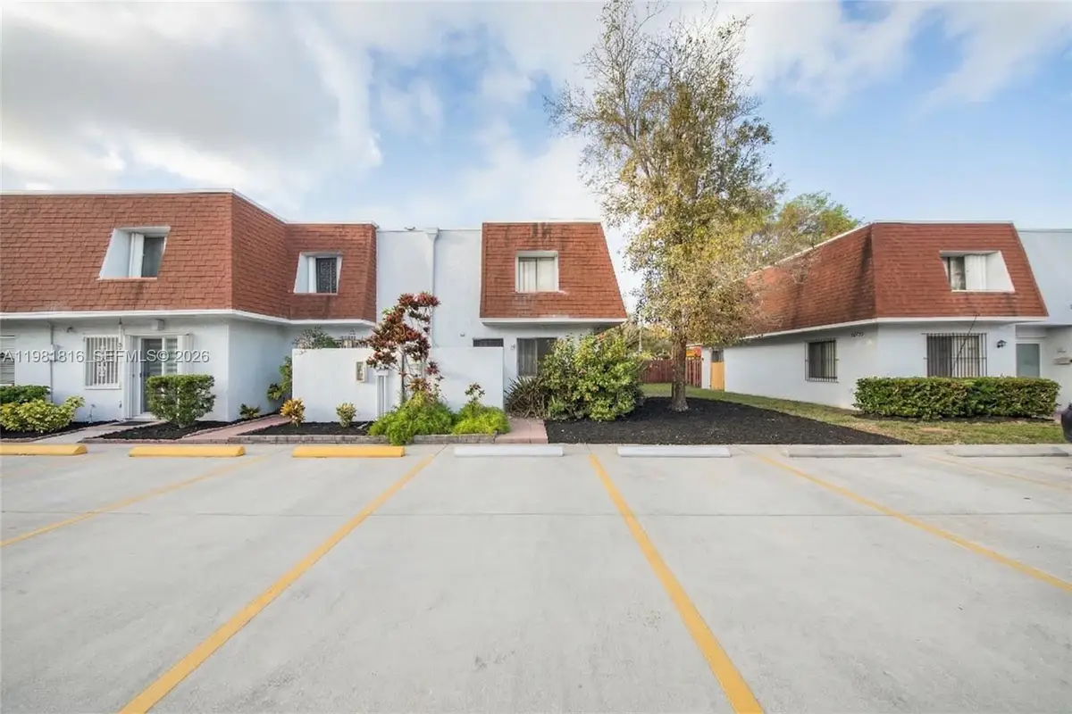 10710 NW 7th St #11B, Miami, FL 33172 - #1