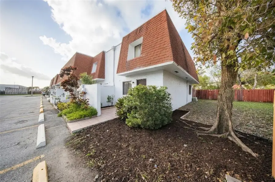 10710 NW 7th St #11B, Miami, FL 33172 - #3