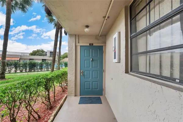 1101 Colony Point Cir #101, Pembroke Pines, FL 33026