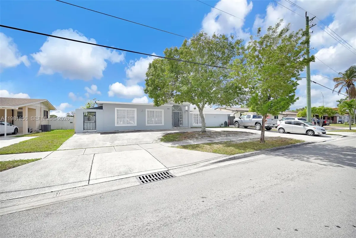 756 W 53rd St, Hialeah, FL 33012 - #1