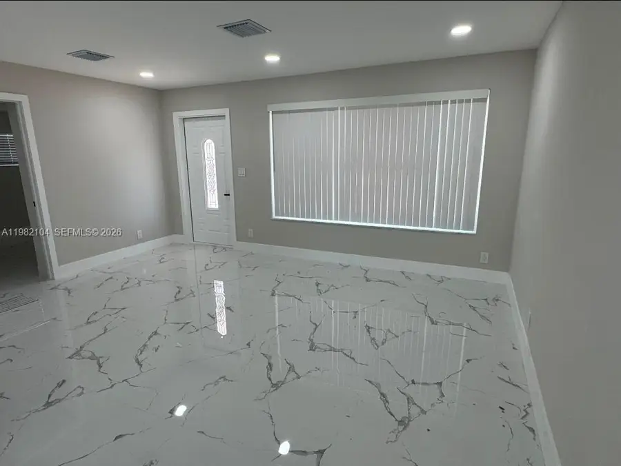 631 SE 5th Ter, Pompano Beach, FL 33060 - #3