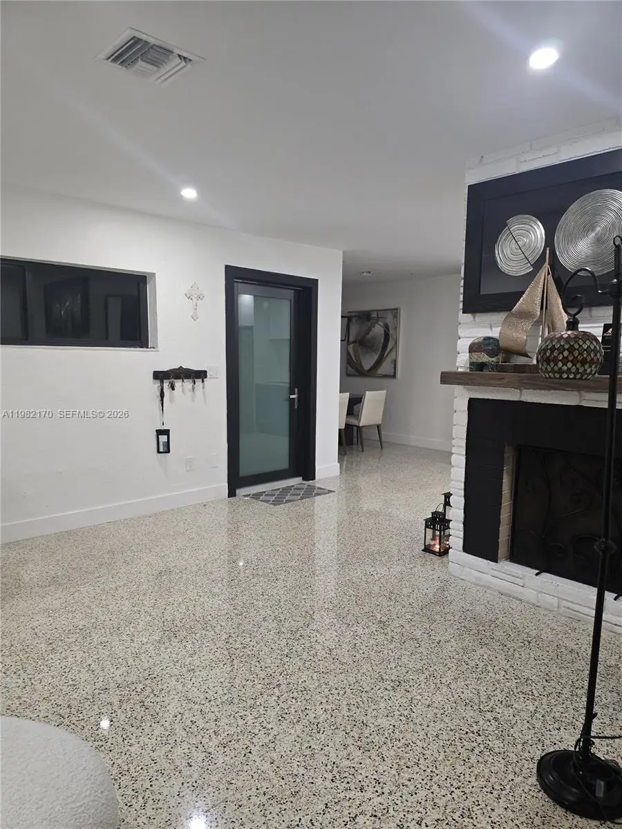 9460 Martinique Dr, Cutler Bay, FL 33189 - #2