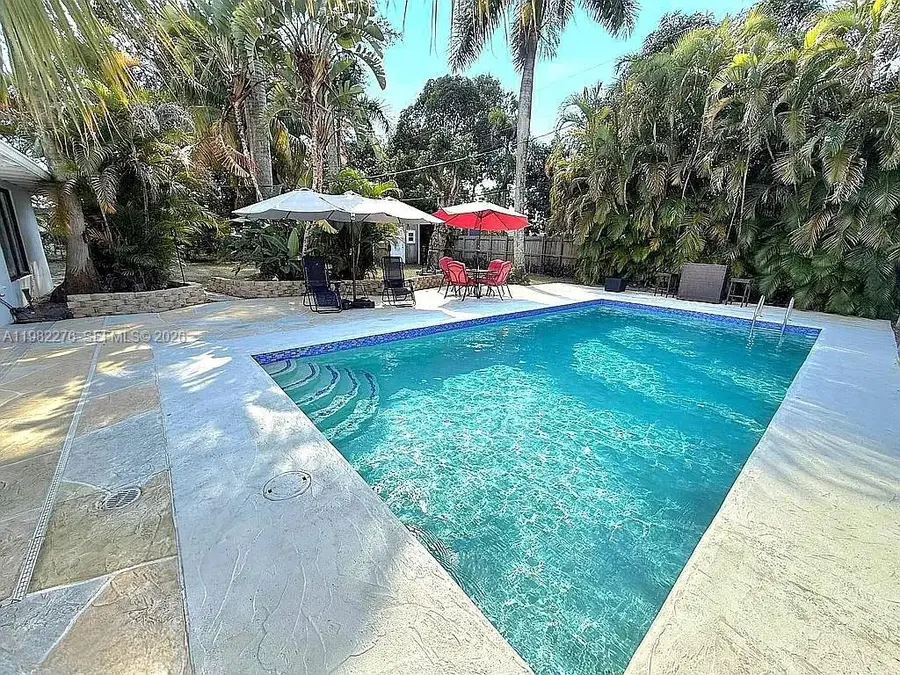 521 E Evanston Cir, Fort Lauderdale, FL 33312 - #2