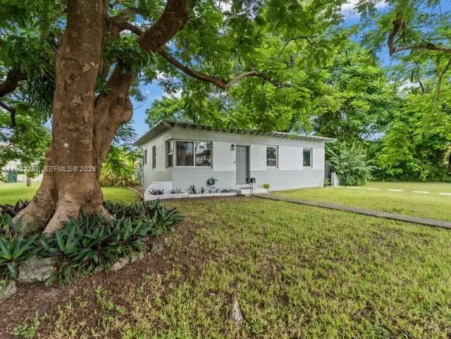 201 Flagler Dr, Miami Springs, FL 33166 - #1