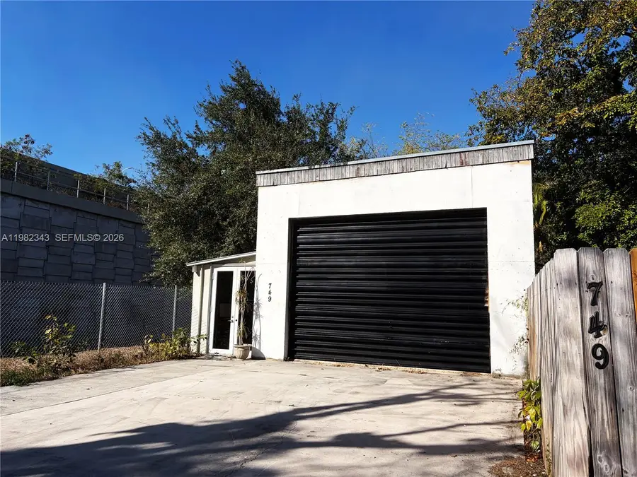 749 NW 43rd St, Oakland Park, FL 33309 - #3