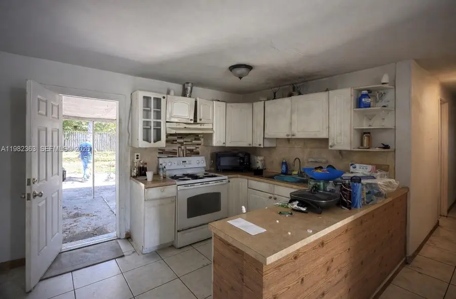 8525 NW 32nd Ct, Miami, FL 33147 - #2
