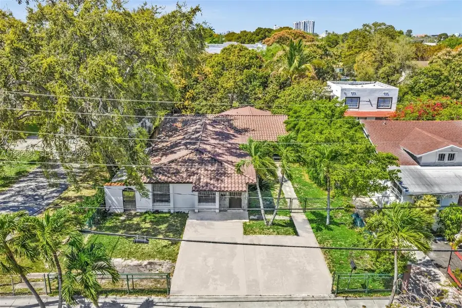 1010 SW 14th Ave, Miami, FL 33135 - #2