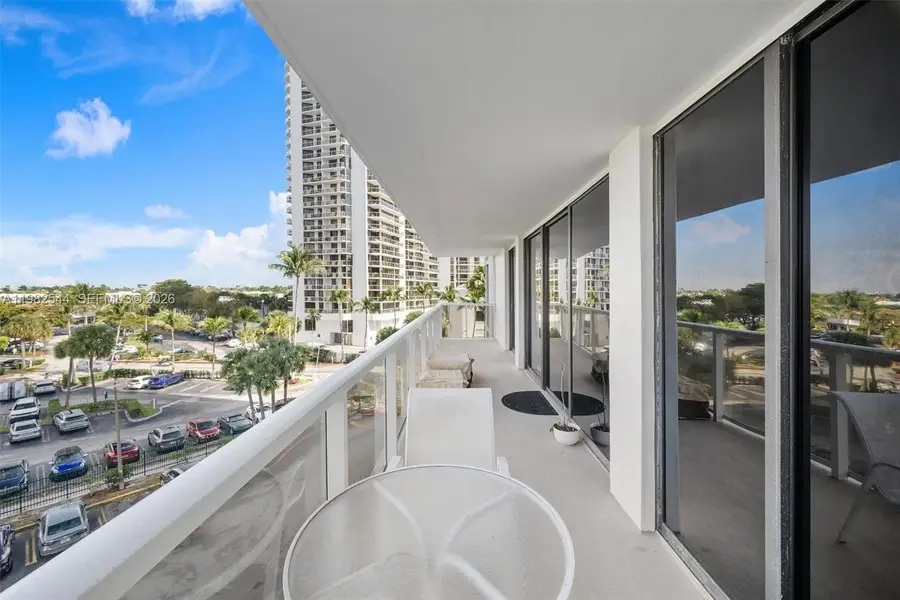 3731 N Country Club Dr #521, Aventura, FL 33180 - #2