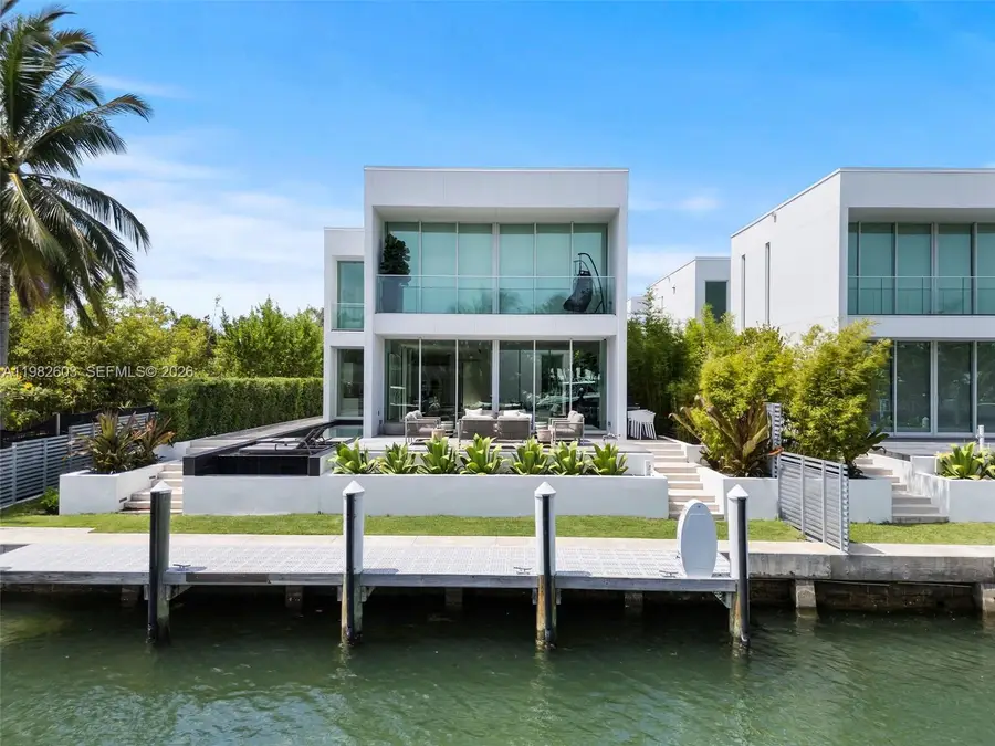 1011 W 48th St #8, Miami Beach, FL 33140 - #2