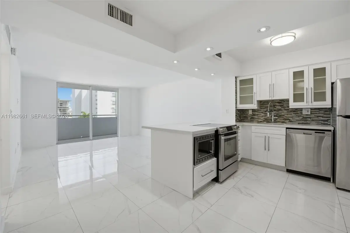 1658 Bay Rd #703, Miami Beach, FL 33139 - #1