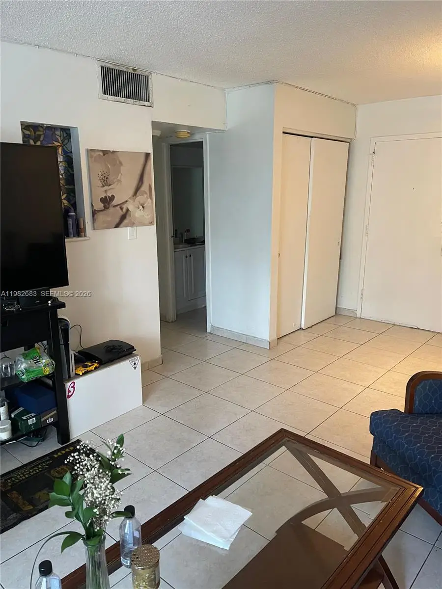 210 172nd St #323, Sunny Isles Beach, FL 33160 - #2