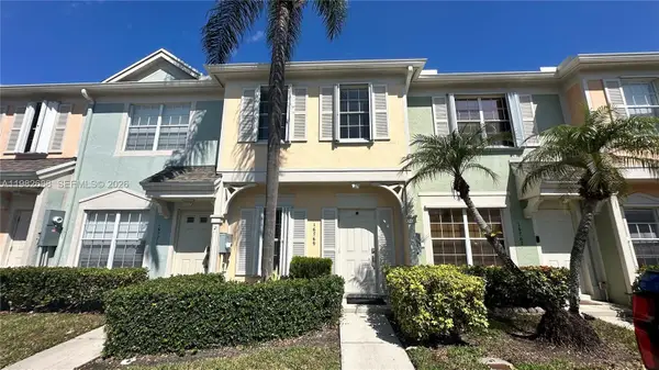 16769 Hemingway Dr, Weston, FL 33326