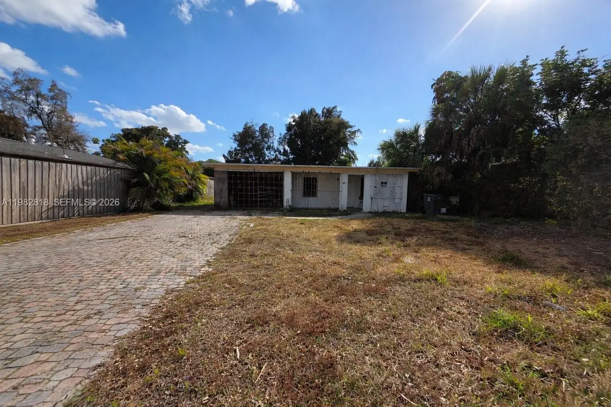 4574 Schall Rd, West Palm Beach, FL 33409 - #1