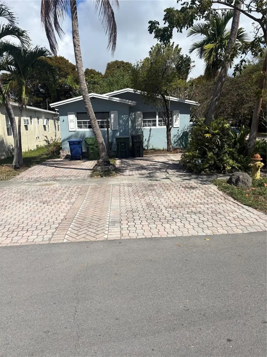 729 NE 2nd Ct, Hallandale Beach, FL 33009 - #1