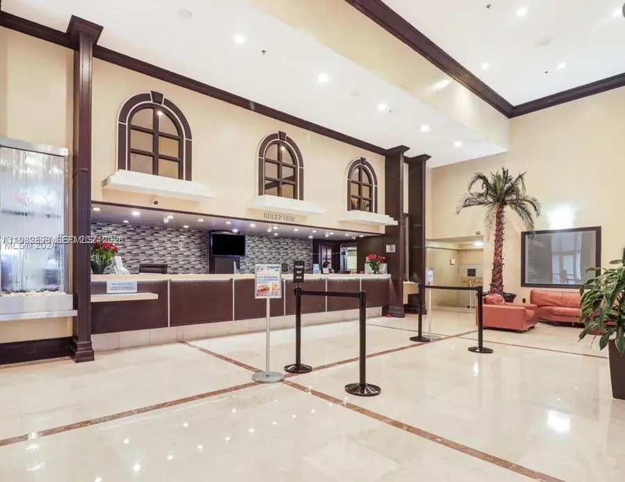 19201 Collins Ave #924, Sunny Isles Beach, FL 33160 - #3