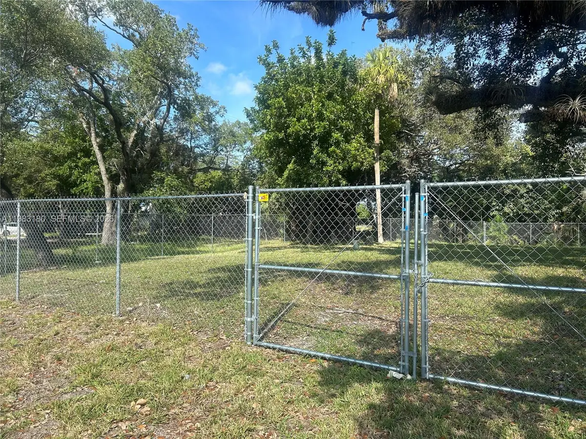 2551 SW 36th St, Fort Lauderdale, FL 33312 - #1