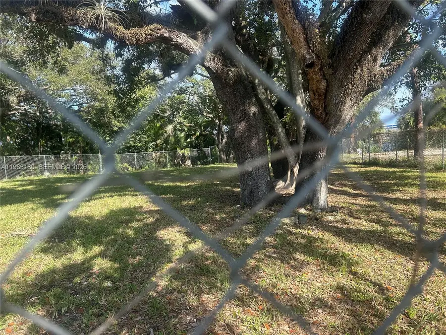 2551 SW 36th St, Fort Lauderdale, FL 33312 - #2