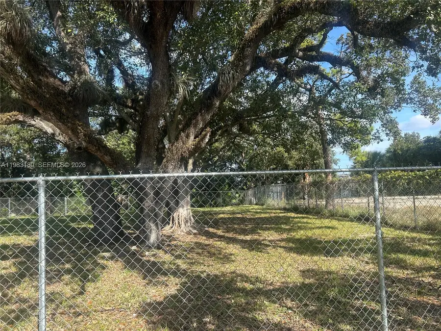 2551 SW 36th St, Fort Lauderdale, FL 33312 - #3