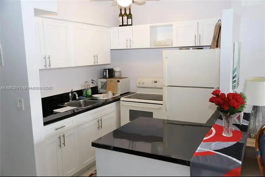 815 SW 10th Ter #4V, Hallandale Beach, FL 33009 - #2