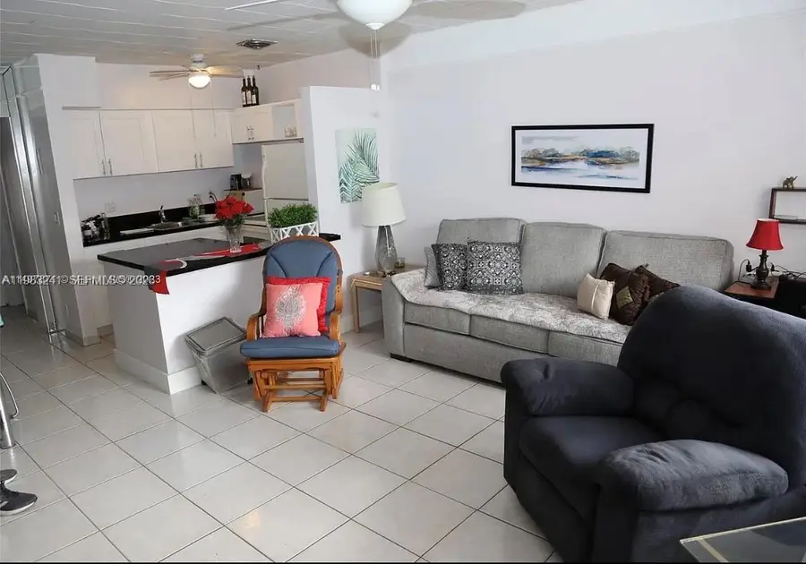 815 SW 10th Ter #4V, Hallandale Beach, FL 33009 - #3