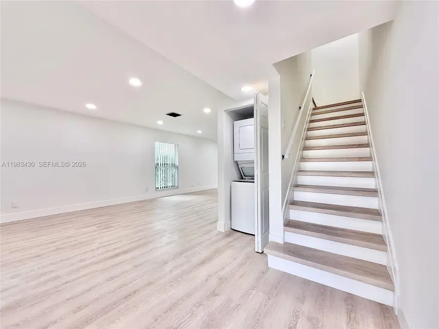 404 Sandtree Dr, Palm Beach Gardens, FL 33403 - #3