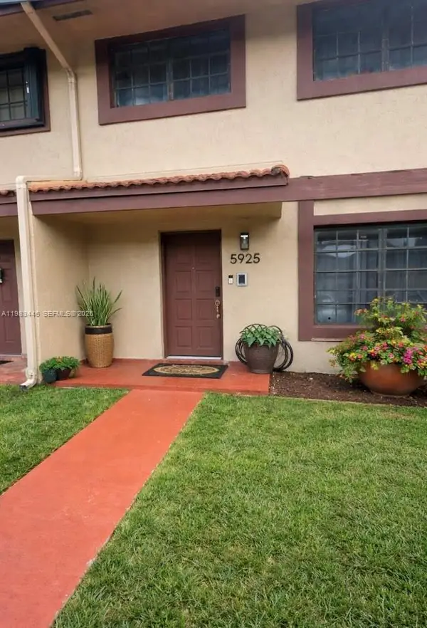 5925 SW 133rd Ct, Miami, FL 33183