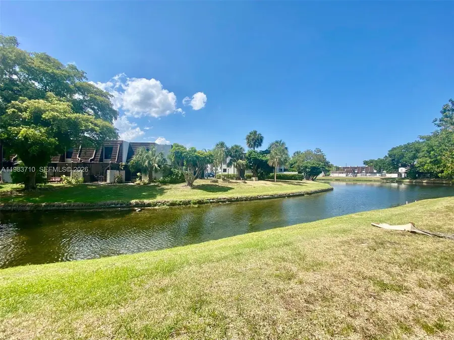 8975 Palm Tree Ln #8975, Pembroke Pines, FL 33024 - #3