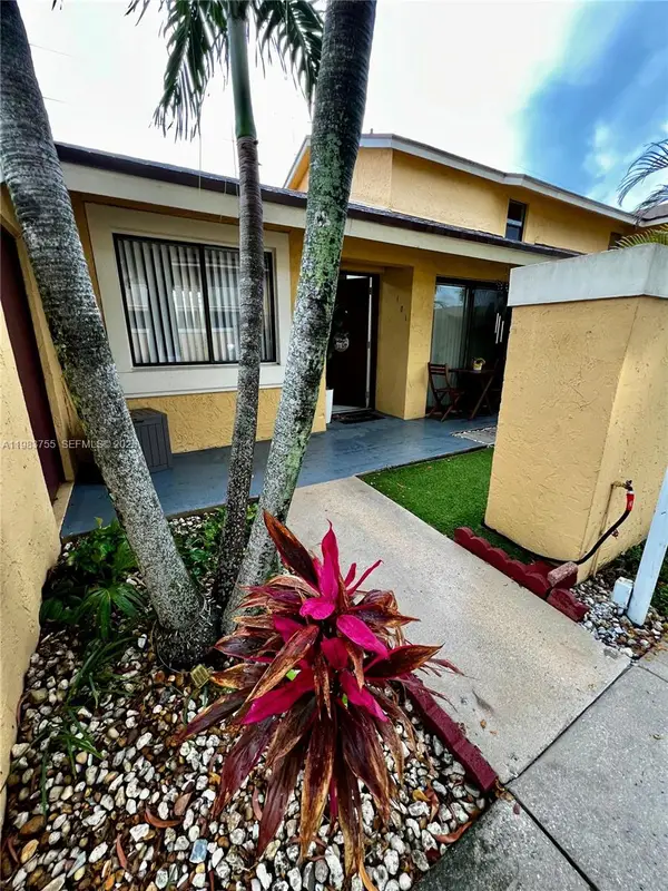 505 NW 214th St #101, Miami Gardens, FL 33169