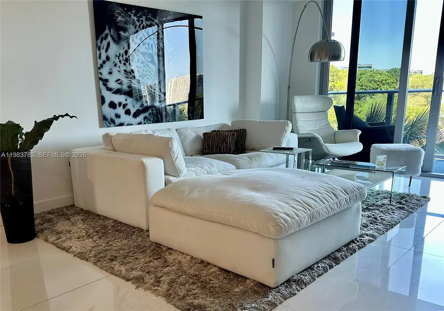 16385 Biscayne Blvd #303, Aventura, FL 33160 - #2