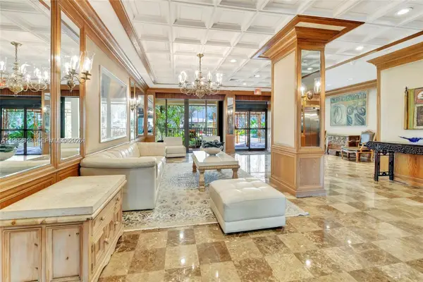 11111 Biscayne Blvd #8F, Miami, FL 33181