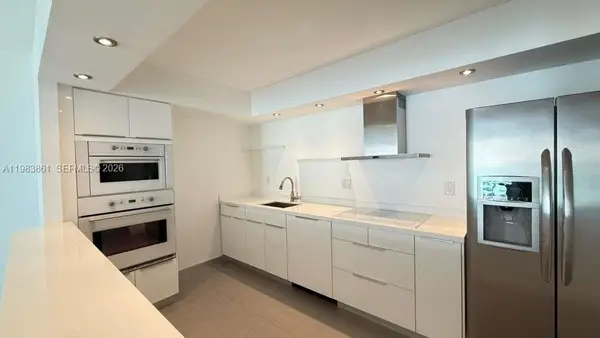 19380 Collins Ave #905, Sunny Isles Beach, FL 33160