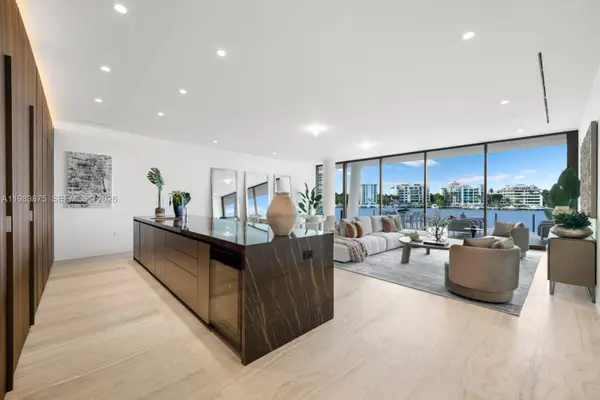 5 Grove Isle Dr #L205, Miami, FL 33133