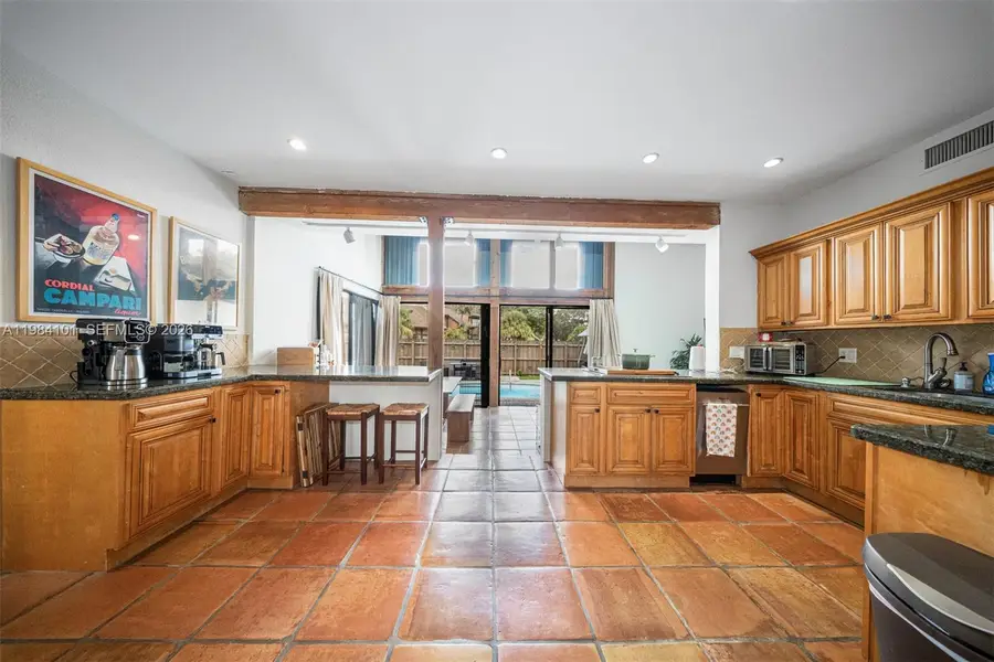 10141 Woodbury Ct, Pembroke Pines, FL 33026 - #3