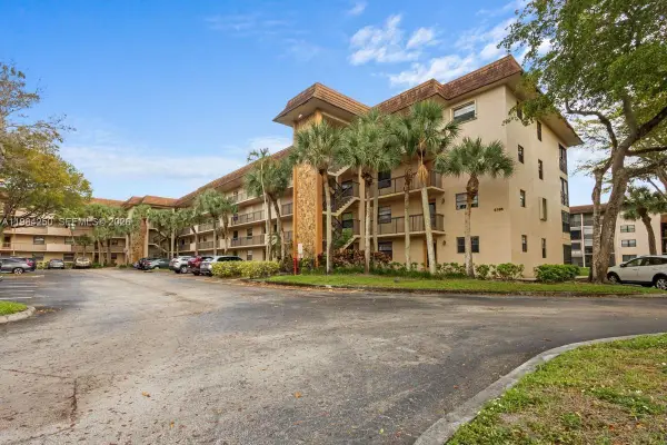 4965 E Sabal Palm Blvd #207, Tamarac, FL 33319