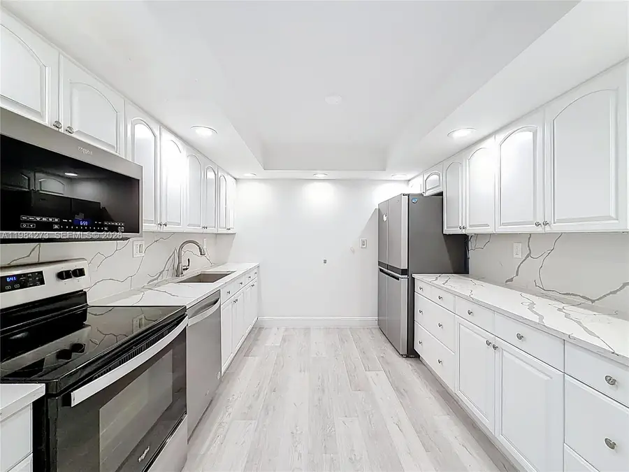 1000 Parkview Dr #121, Hallandale Beach, FL 33009 - #2