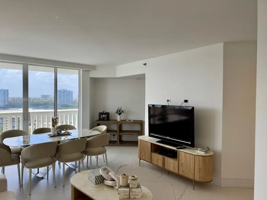 1000 Island Blvd #1410, Aventura, FL 33160 - #2