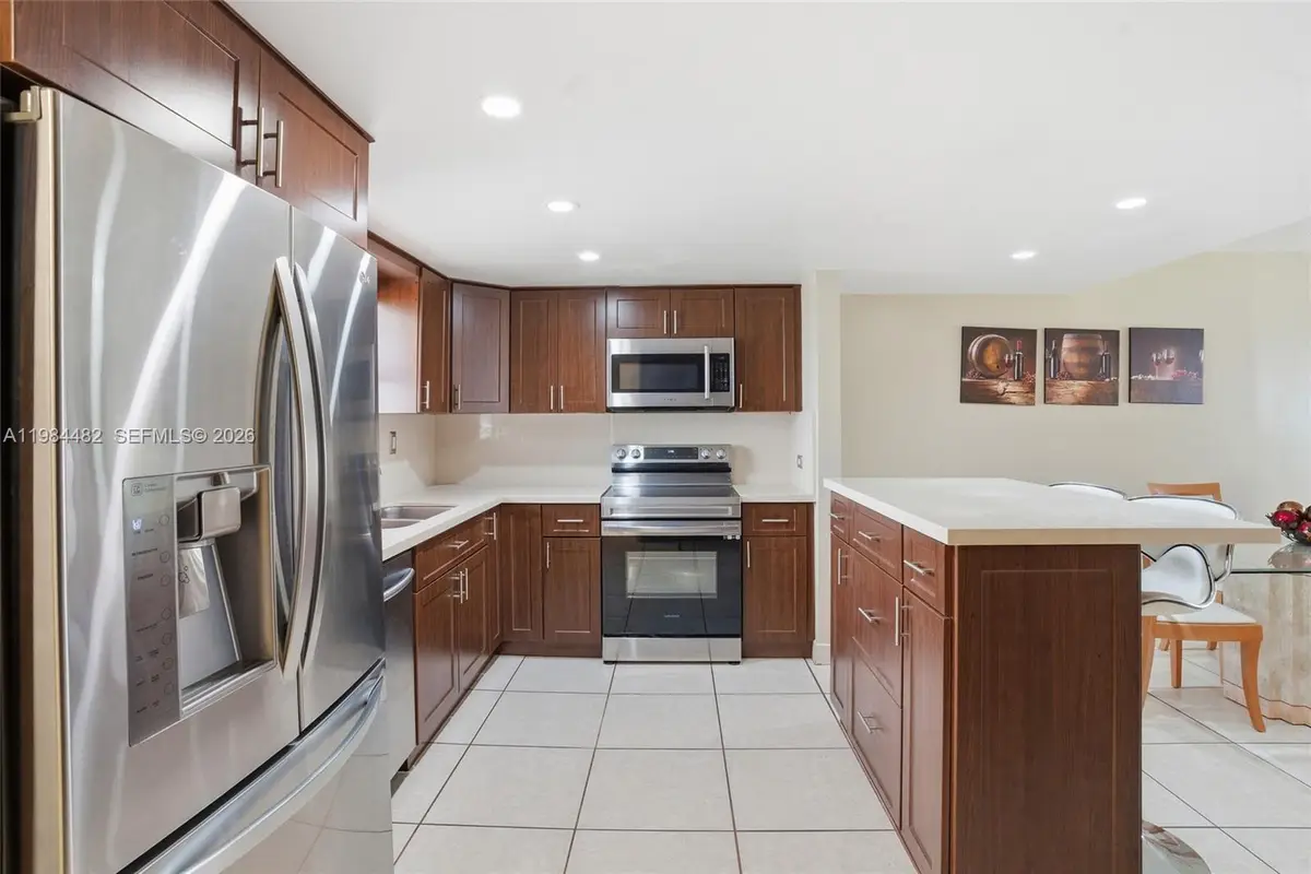210 NW 87th Ave #L206, Miami, FL 33172 - #1