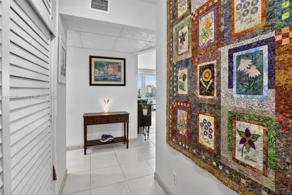 3233 NE 34th St #1207, Fort Lauderdale, FL 33308