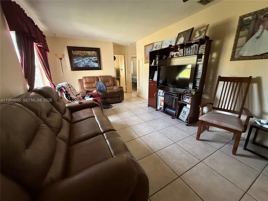 1550 NE 9th Ct, Homestead, FL 33033 - #2