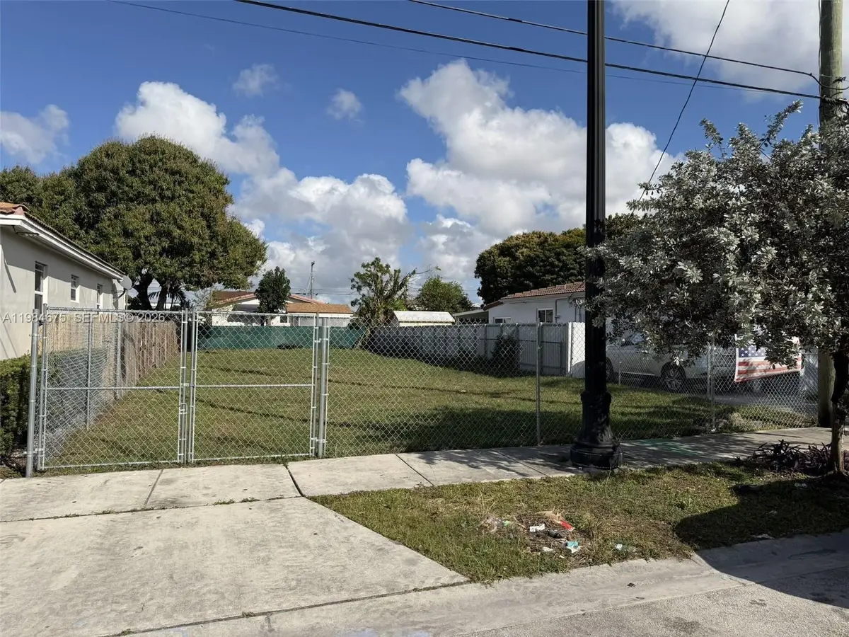 231 NW 62nd Ave, Miami, FL 33126 - #1