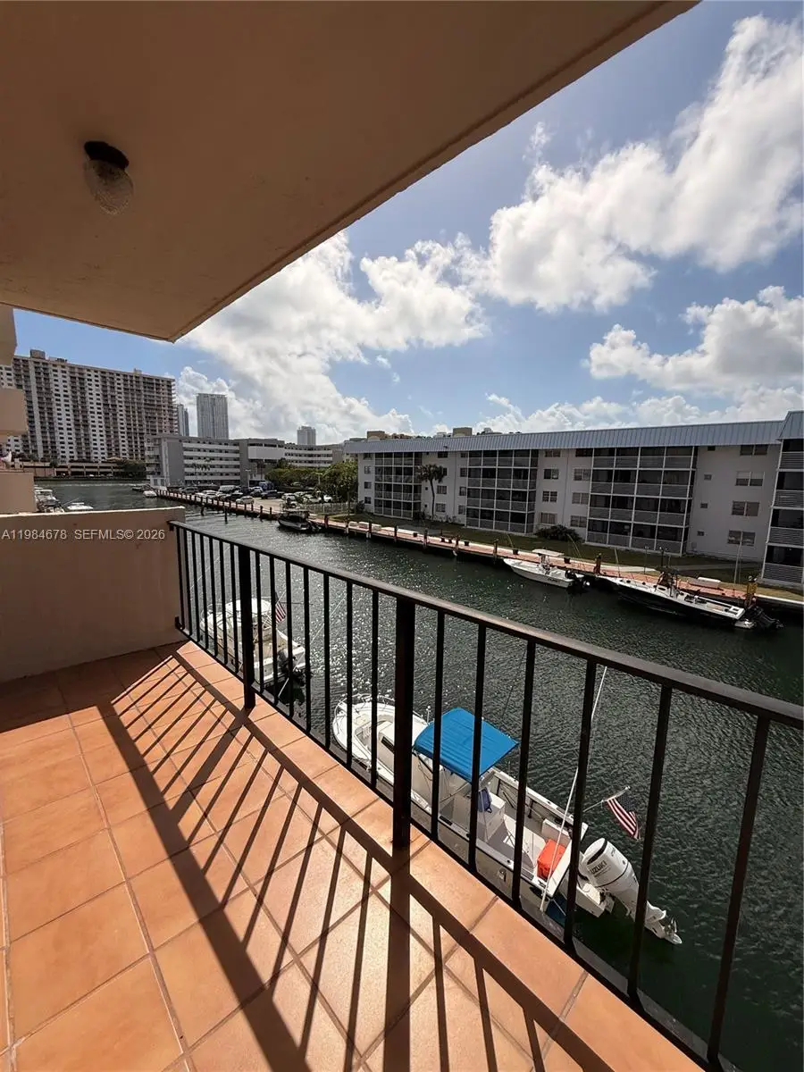 3860 NE 170th St #304, North Miami Beach, FL 33160 - #2